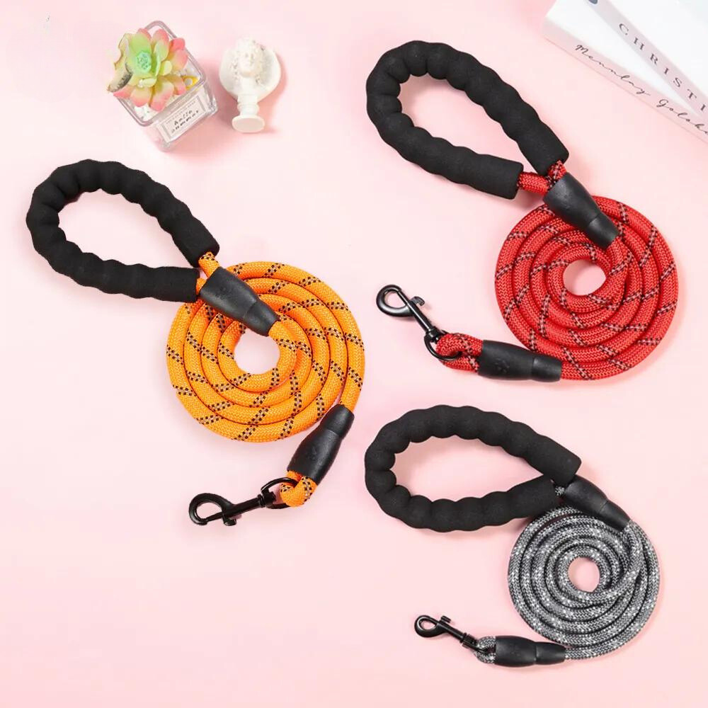 SafePaws: Durable Reflective Dog Leash with Comfort-Touch Handle