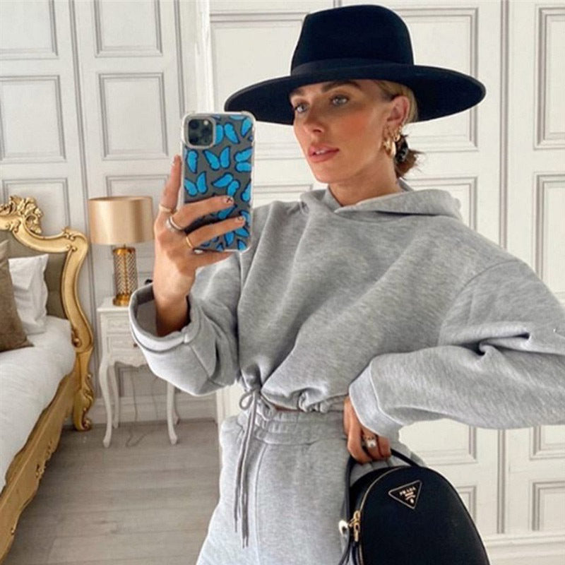 Sexy 2-Piece Sweatsuits for Active Elegance!